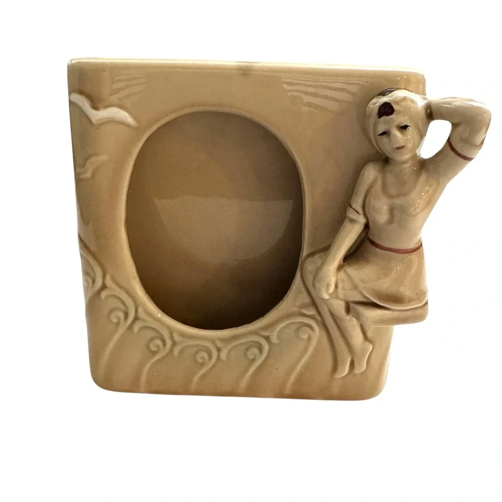 Vintage Tan Ceramic Picture Frame with Figurine Enesco 1979 beach house